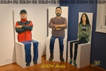 Lebensgroße Figuren auf freistehenden Bildträgern in der Villa Stuck. (Bild: Stefan Siedler)